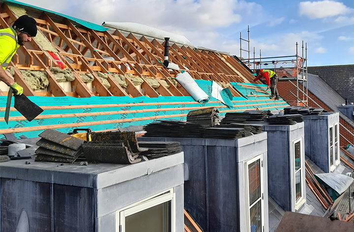 vistry flats chichester re-roofing december 2021